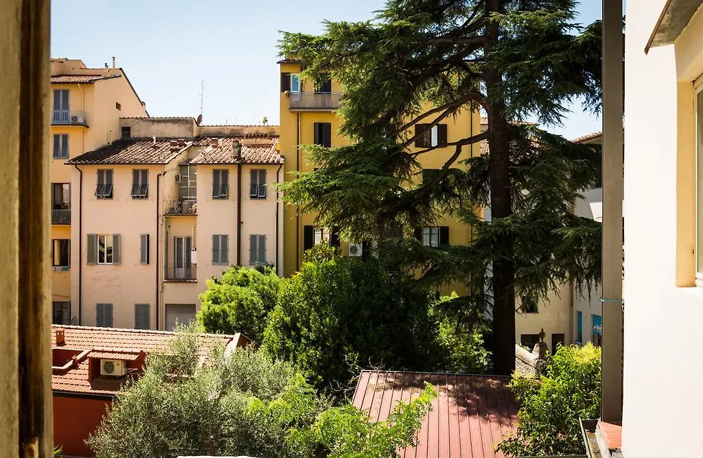 Ponte Rosso Apartment Florence